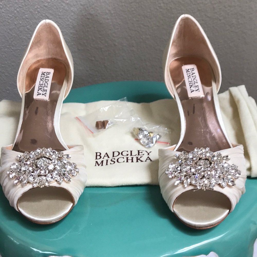 Badgley Mischka Sabine jeweled shoe! Brand New!